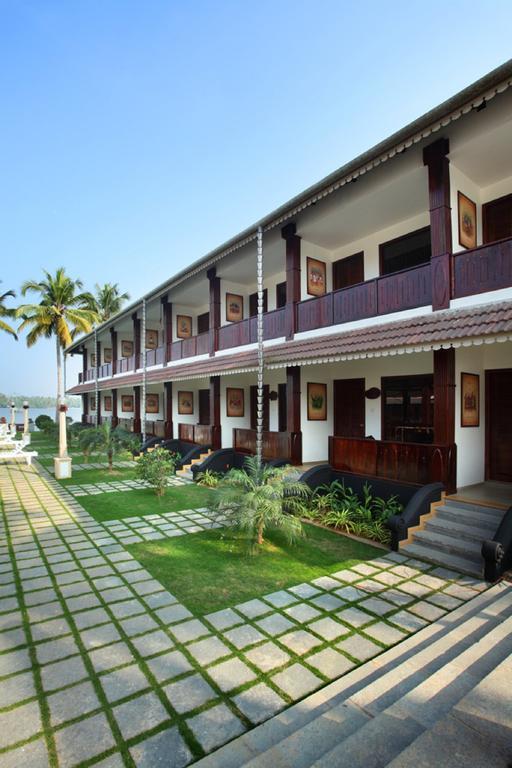ซี ลากูน เฮลธ์ รีสอร์ต Hotel Kochi ภายนอก รูปภาพ